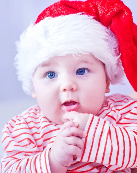 Bébé en chapeau de Noël — Photo