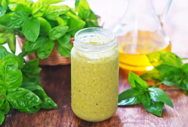 Salsa al pesto in barattolo — Foto Stock