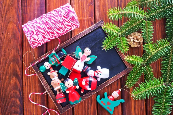 Weihnachtsdekoration auf dem Tisch — Stockfoto