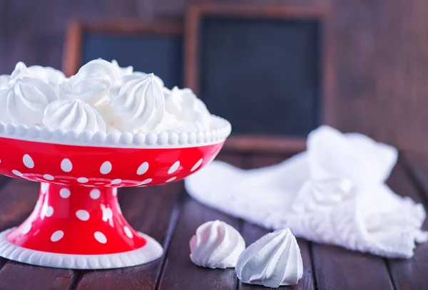 White mini meringues — Stock Photo, Image