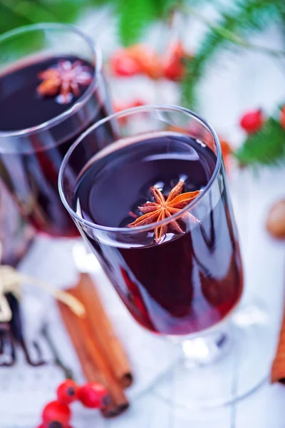 Glühwein in glazen — Stockfoto