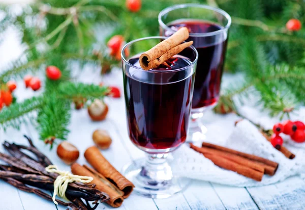 Glühwein in glazen — Stockfoto