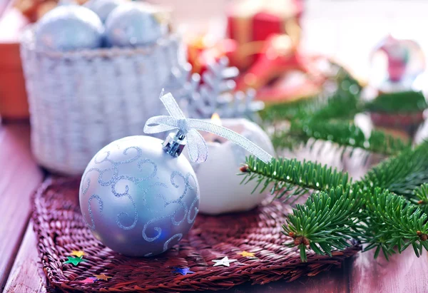 Decoraciones de Navidad en la mesa — Foto de Stock