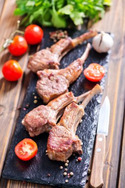 kızarmış et baharatlar ile