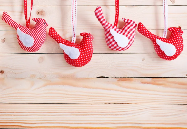 Decoraciones de Navidad en la mesa de madera — Foto de Stock