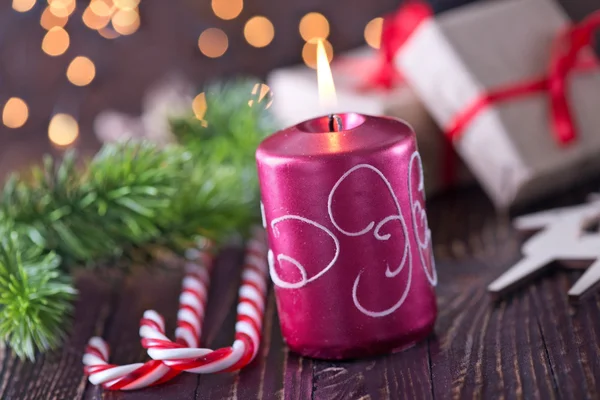 Decorazione di Natale e candela — Foto Stock