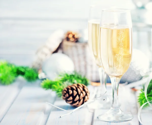Christmas decoration and champagne — Stock Photo, Image