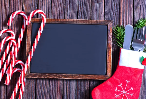 Kreidetafel und Weihnachtsdekoration — Stockfoto