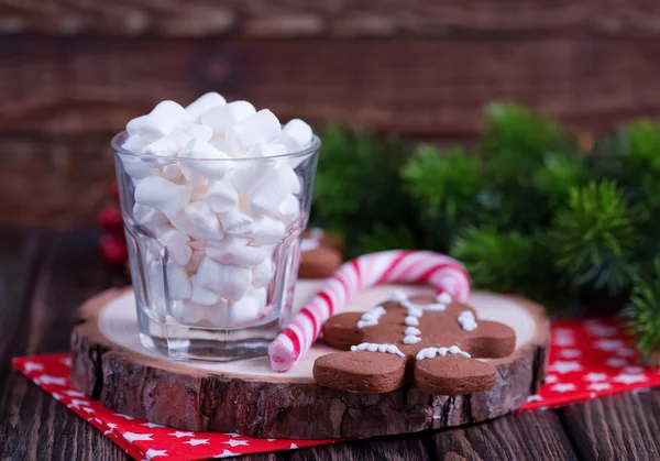 Galletas y malvaviscos con bastón de caramelo — Foto de Stock