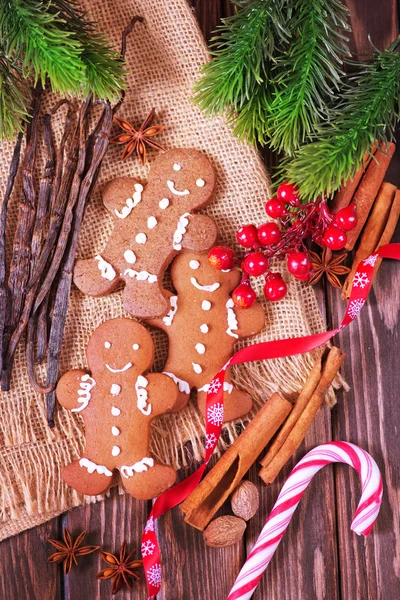 Galletas y especias aromáticas — Foto de Stock