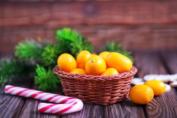 Kumquat e articoli natalizi — Foto Stock