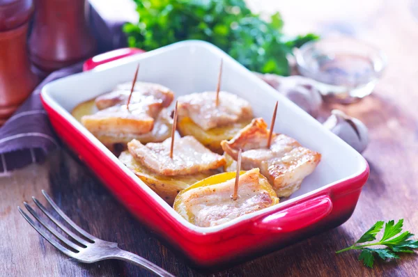 Patatas al horno con manteca de cerdo — Foto de Stock