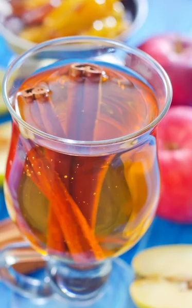 Apple cider with cinnamon — Stock Photo, Image