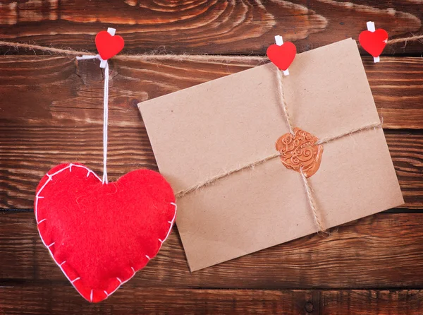 Coração vermelho e envelope — Fotografia de Stock