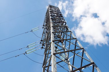 Elektrik iletim kulesi