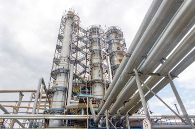 Endüstri/sanayii donatımı ve boru hatları