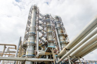 Endüstri/sanayii donatımı ve boru hatları