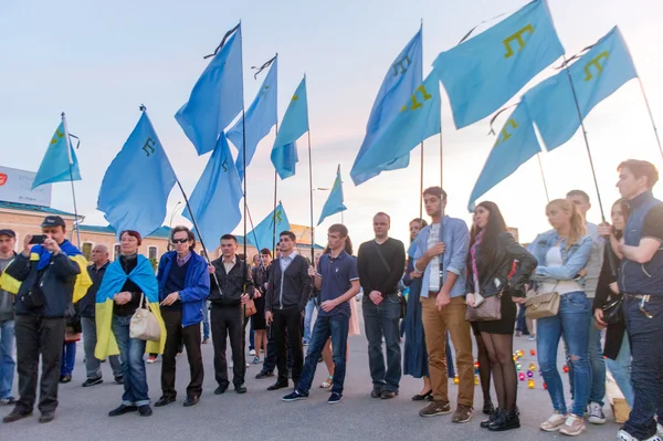 KHARKIV, UCRAINA - 18 MAGGIO: Un incontro in memoria delle vittime del genocidio dei tatari di Crimea in occasione del 72esimo anniversario della deportazione a Kharkiv, Ucraina, il 18 maggio 2016 . Foto Stock Royalty Free