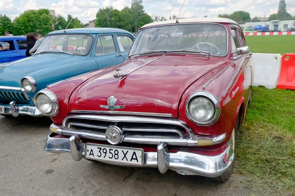 GAZ M21 Volga voiture vintage - Image de la réserve — Photo