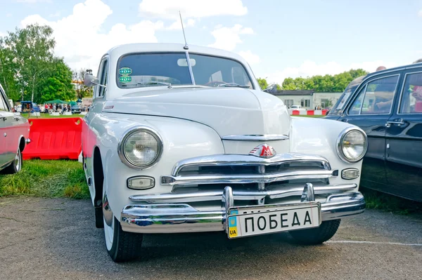 GAZ M20 Pobeda carro do vintage - Imagem stock — Fotografia de Stock