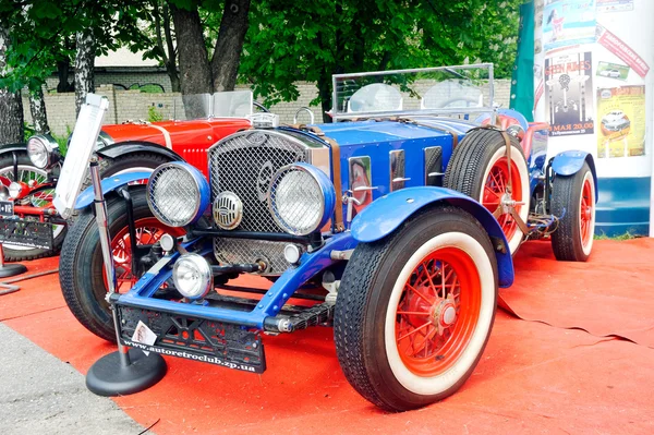 Ford coche vintage - Imagen de stock —  Fotos de Stock