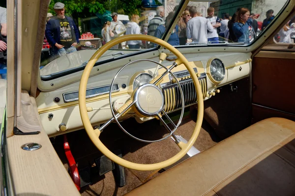 Gaz-12 (Zim) phaeton rocznika samochodu wnętrze - Stock — Zdjęcie stockowe