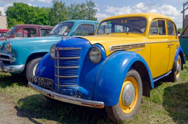 Moskvich 401 eski model araba - stok görüntü