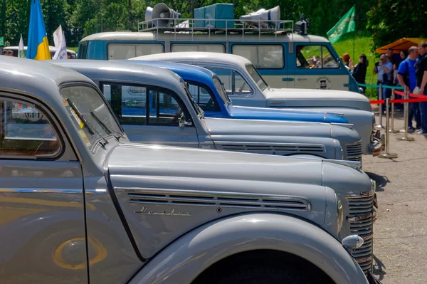 Moskvich 401 carro do vintage - Imagem stock — Fotografia de Stock