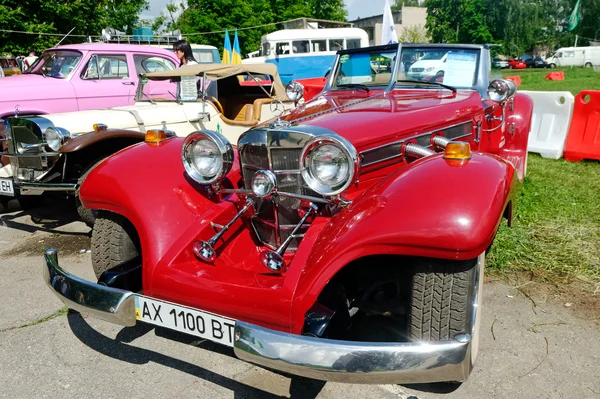 Mercedes-Benz Cabriolet vintage car - Stock image — Stock Photo, Image