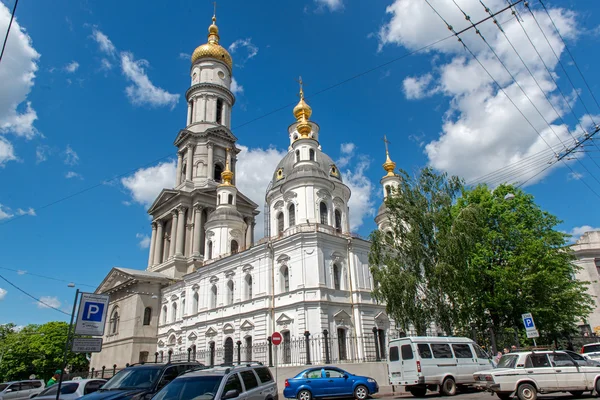 Belfry da Catedral da Assunção em Kharkiv, Ucrânia — Fotografia de Stock