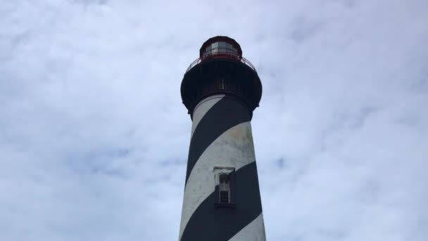 Lighthouse and clouds — Stock Video