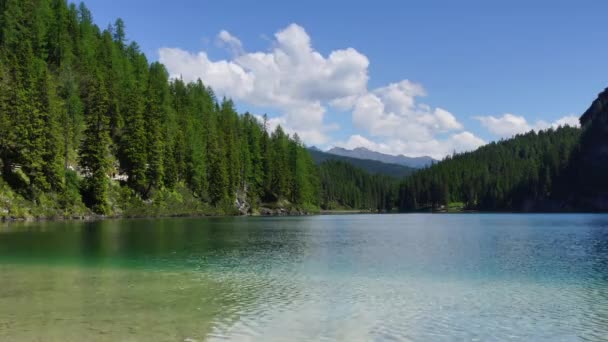 LAGO DE ALPINA NA ITÁLIA — Vídeo de Stock