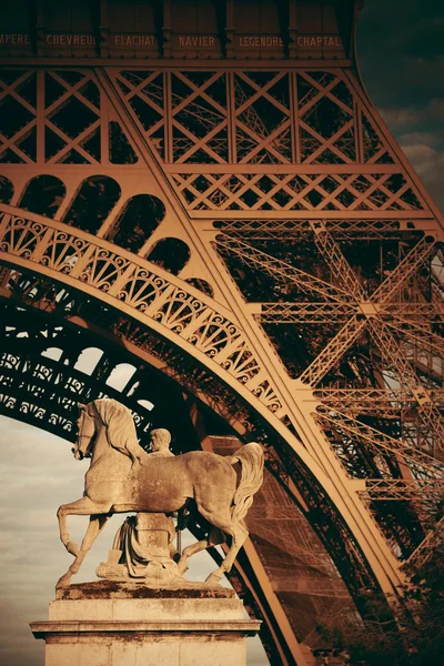 Vista a la torre eiffel — Foto de Stock