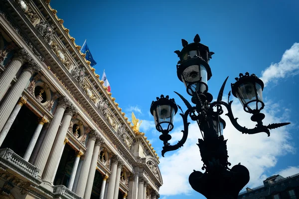 Palais Garnier con lámpara vintage —  Fotos de Stock