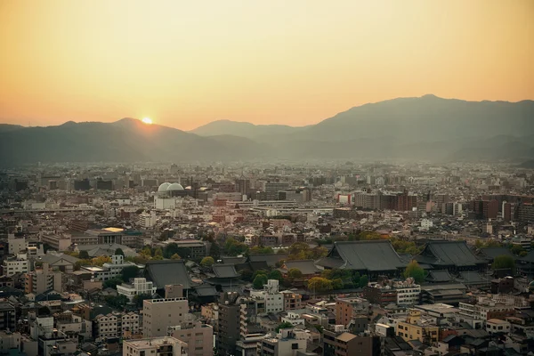 На даху із видом на Kyoto місто — стокове фото