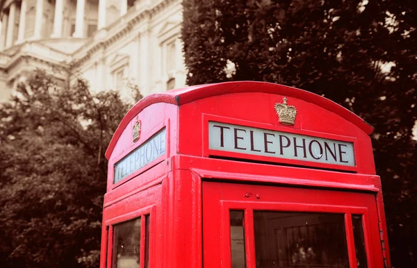 Red telephone booth — Stock Photo, Image