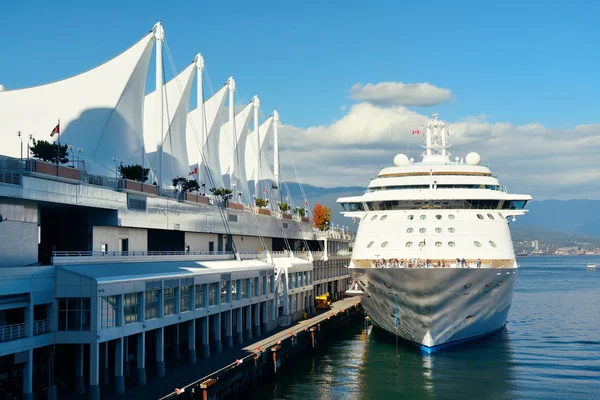 Cruise ship dock — Stock Photo, Image