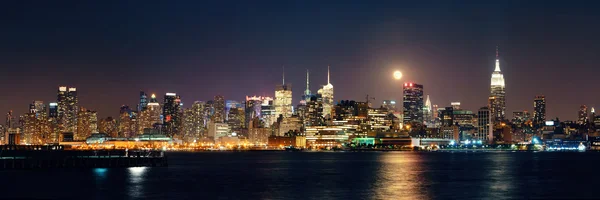 Lua ascensão manhattan — Fotografia de Stock