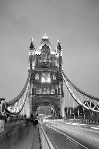 Tower Bridge en noir et blanc — Photo