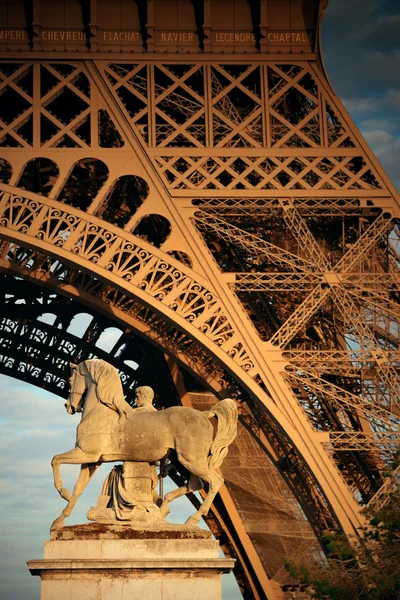 Vista a la torre eiffel — Foto de Stock