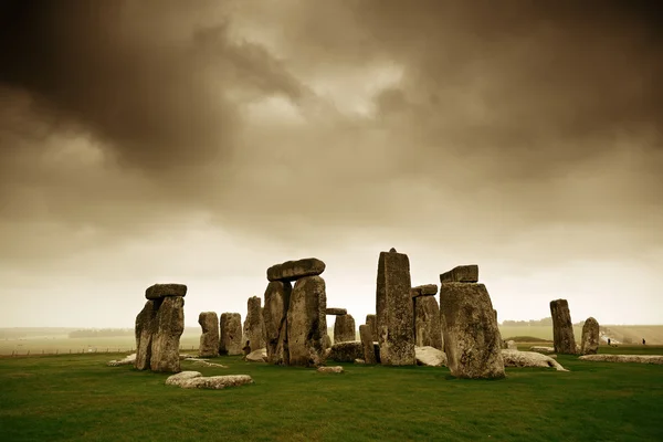Stonehenge con nube cerca de Londres — Foto de Stock