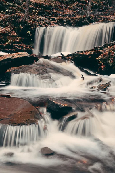 Outono cachoeiras vista — Fotografia de Stock