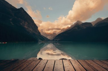 Yağmur sonra Lake Louise