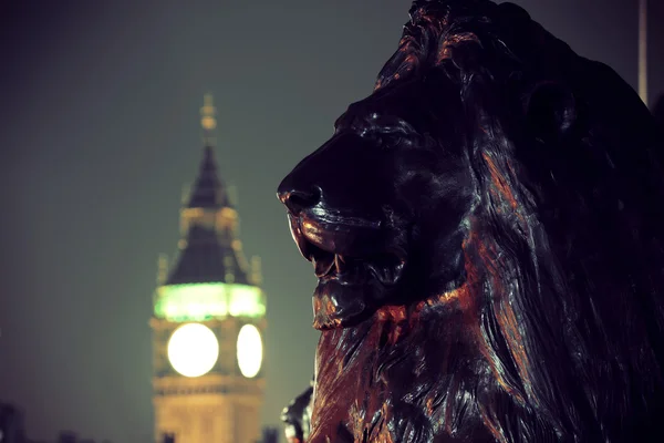 Estatua de león Trafalgar Square — Foto de Stock