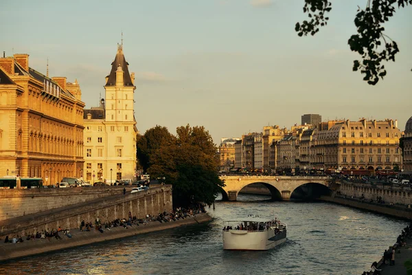 Arquitetura histórica em Paris — Fotografia de Stock