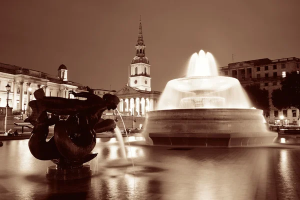 Trafalgar Square à noite — Fotografia de Stock