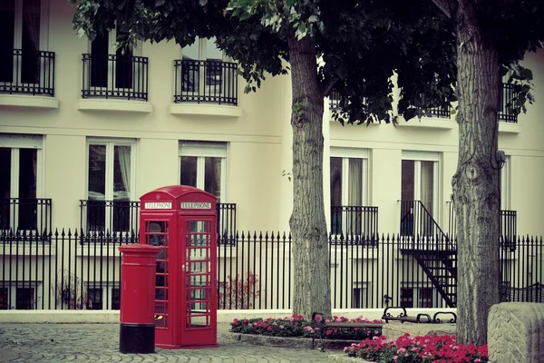 Telephone booth and mail box — Stock Photo, Image