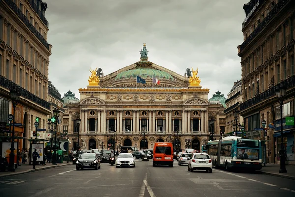 Opera di Parigi con strada — Foto Stock