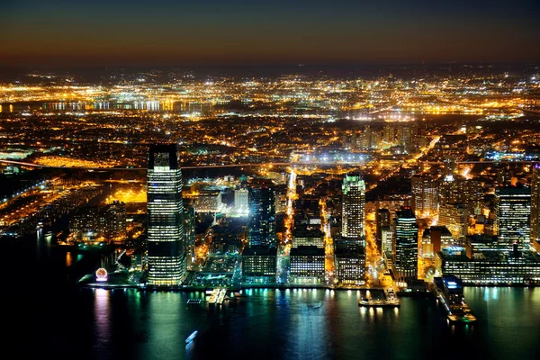 Η πόλη της Νέας Υόρκης στο κέντρο της πόλης τη νύχτα — Φωτογραφία Αρχείου