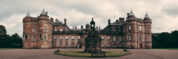 Holyroodhouse palota Edinburgh-ban — Stock Fotó